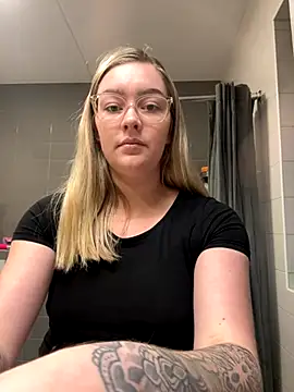 xX HotCouple Xx online show from 09/22/25, 06:47