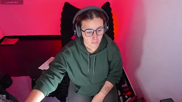 bonnie moon  online show from 02/06/26, 08:27