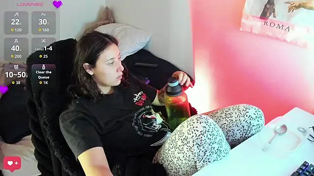 bonnie moon  online show from 05/18/26, 04:01