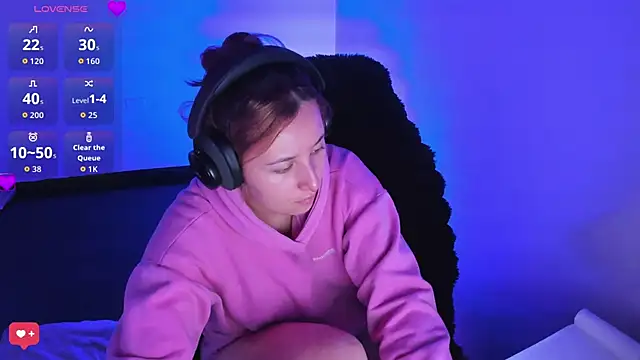 bonnie moon  online show from 03/23/26, 06:08