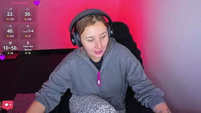 bonnie moon  online show from 03/28/26, 08:26