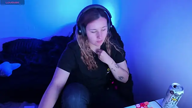 bonnie moon  online show from 04/10/26, 04:25