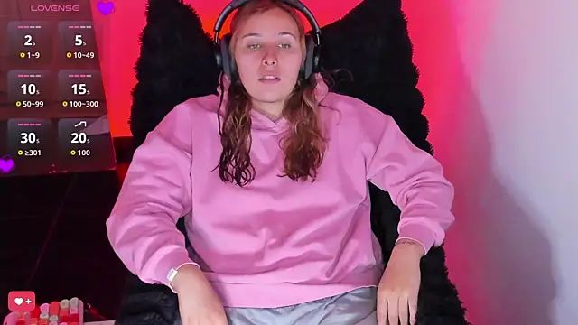 bonnie moon  online show from 02/22/26, 08:43