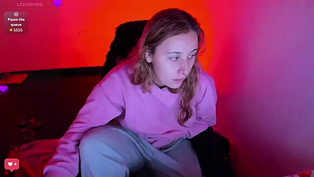 bonnie moon  online show from 03/30/26, 04:30