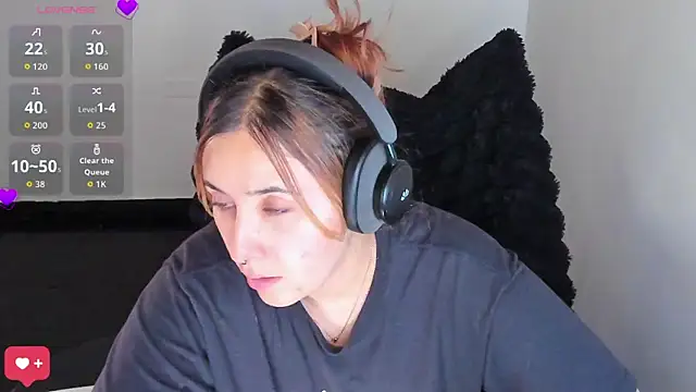 bonnie moon  online show from 02/12/26, 07:46