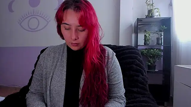 bonnie moon  online show from 10/31/25, 04:25