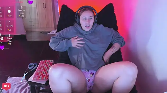 bonnie moon  online show from 02/28/26, 02:39