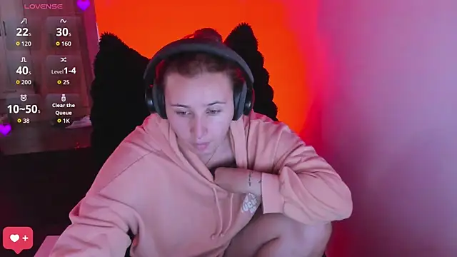 bonnie moon  online show from 02/25/26, 06:08