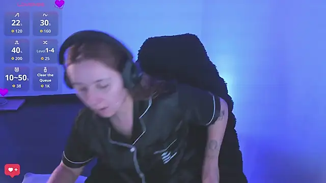 bonnie moon  online show from 03/20/26, 07:04