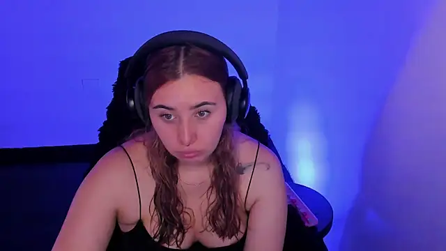 bonnie moon  online show from 03/15/26, 07:10