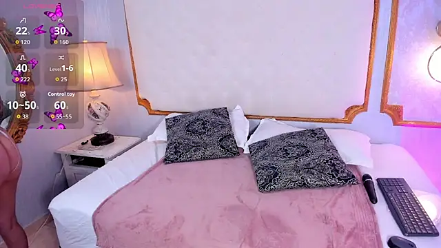 Paiige peach online show from 10/09/25, 07:47