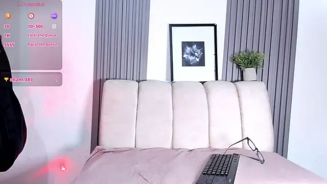 Kayla stern  online show from 03/04/26, 06:48