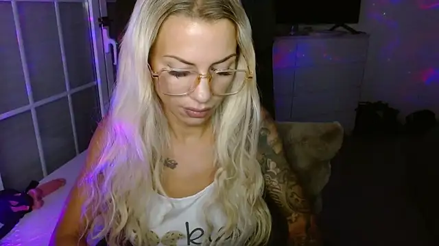 JuicyJanexo online show from 05/20/26, 05:15