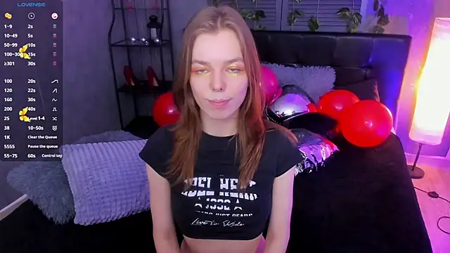 Snapshot of Tina_Tayllor chatting on 02/19/25, 02:33 Tina Tayllor online show from 02/19/25, 02:33