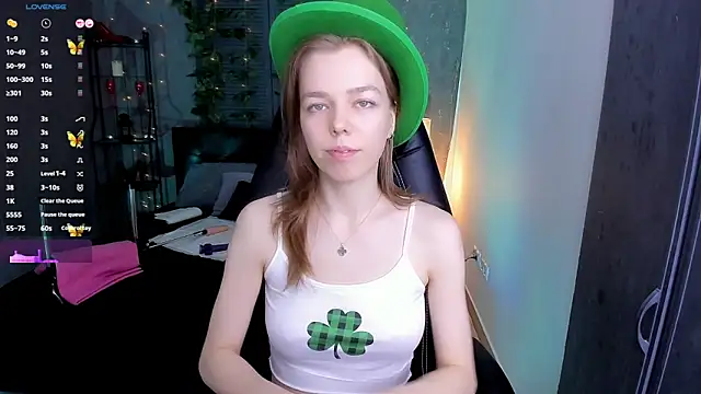 Snapshot of Tina_Tayllor chatting on 03/18/25, 05:33 Tina Tayllor online show from 03/18/25, 05:33