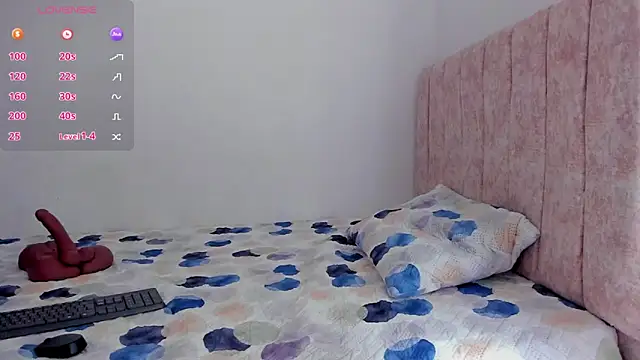 lizziemontana2 online show from 07/11/26, 05:02