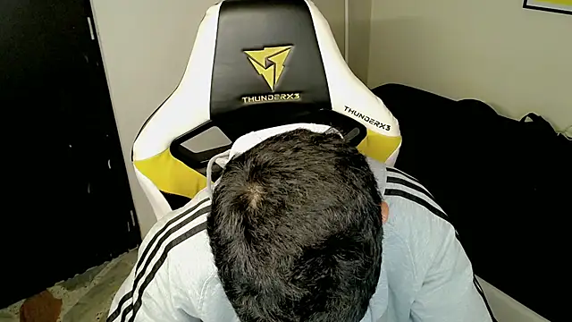 Snapshot of bby_santi chatting on 10/06/25, 05:24 bby santi online show from 10/06/25, 05:24