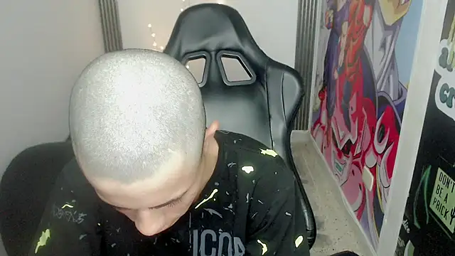 Snapshot of bby_santi chatting on 01/22/25, 05:59 bby santi online show from 01/22/25, 05:59