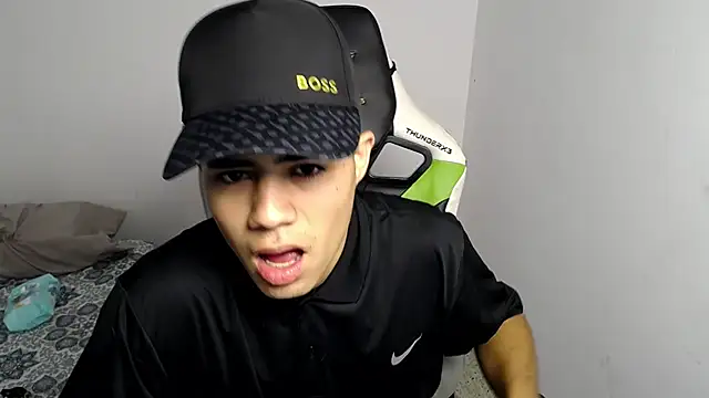 Snapshot of bby_santi chatting on 03/12/25, 01:51 bby santi online show from 03/12/25, 01:51