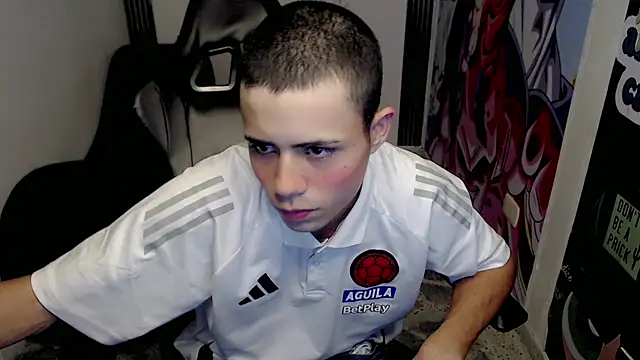 Snapshot of bby_santi chatting on 02/14/25, 04:41 bby santi online show from 02/14/25, 04:41