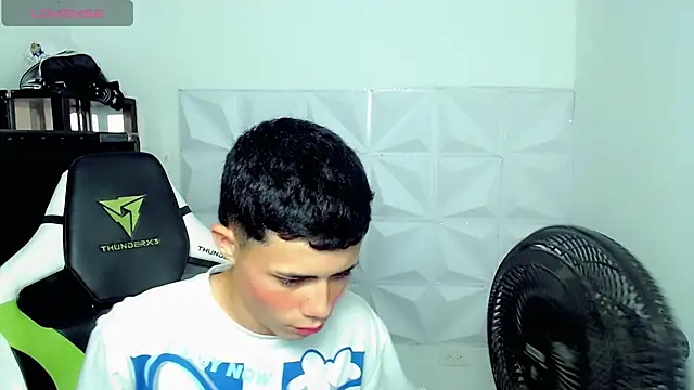 Snapshot of bby_santi chatting on 12/05/24, 03:55 bby santi online show from 12/05/24, 03:55