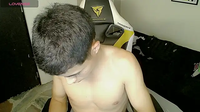 Snapshot of bby_santi chatting on 10/03/25, 11:06 bby santi online show from 10/03/25, 11:06