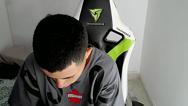 Snapshot of bby_santi chatting on 03/10/25, 01:54 bby santi online show from 03/10/25, 01:54