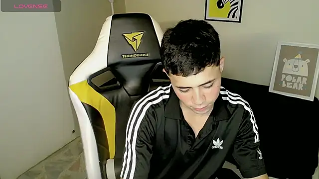 Snapshot of bby_santi chatting on 10/09/25, 01:11 bby santi online show from 10/09/25, 01:11