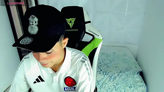 Snapshot of bby_santi chatting on 12/06/24, 01:16 bby santi online show from 12/06/24, 01:16