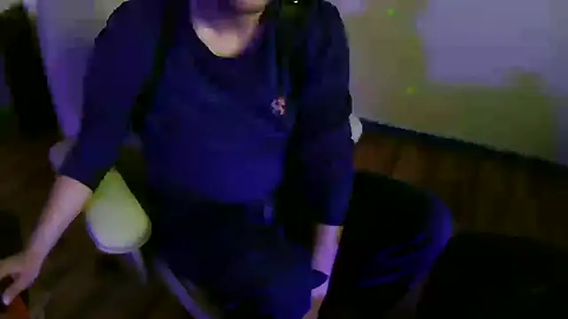 Snapshot of Minm666 chatting on 03/12/25, 08:31 Minm666 online show from 03/12/25, 08:31