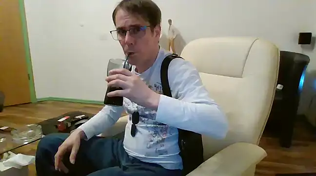 Snapshot of Minm666 chatting on 01/16/25, 10:12 Minm666 online show from 01/16/25, 10:12