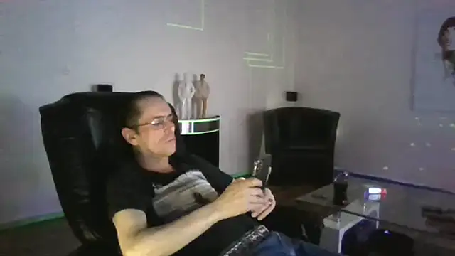 Snapshot of Minm666 chatting on 03/02/25, 10:13 Minm666 online show from 03/02/25, 10:13