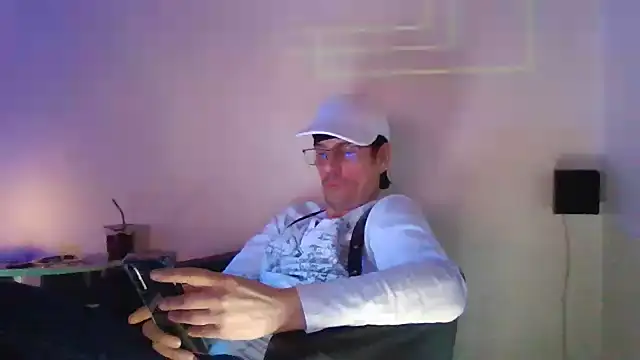 Snapshot of Minm666 chatting on 02/28/25, 10:39 Minm666 online show from 02/28/25, 10:39