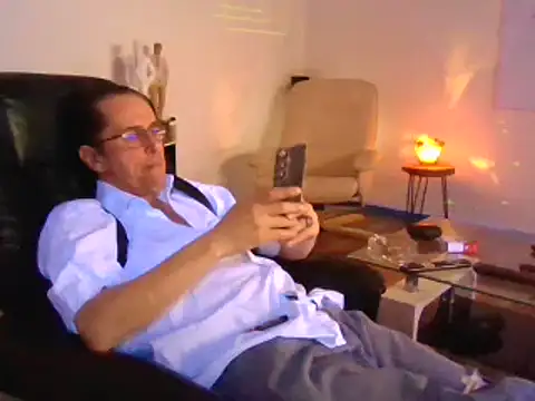 Snapshot of Minm666 chatting on 03/03/25, 10:31 Minm666 online show from 03/03/25, 10:31