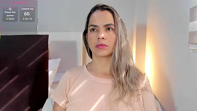 ClaraMariaMon online show from 11/30/25, 02:07