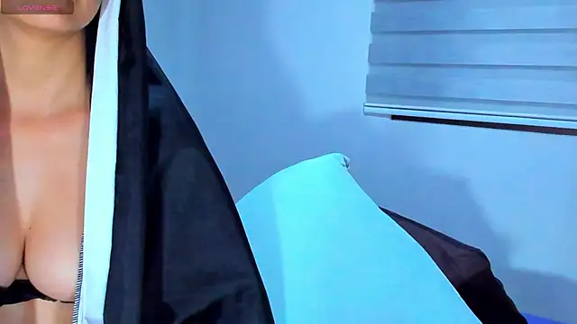 ClaraMariaMon online show from 03/21/25, 12:07