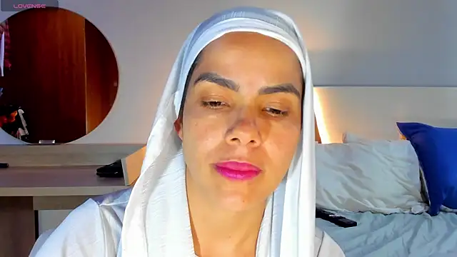 ClaraMariaMon online show from 03/06/25, 09:42