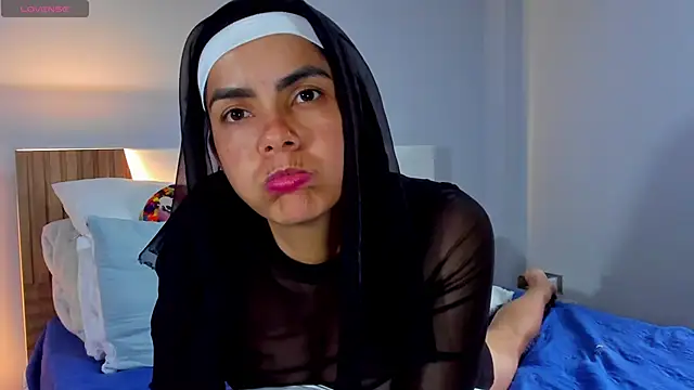 ClaraMariaMon online show from 03/18/25, 09:43