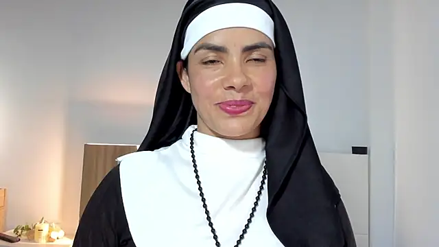 ClaraMariaMon online show from 05/22/26, 10:30