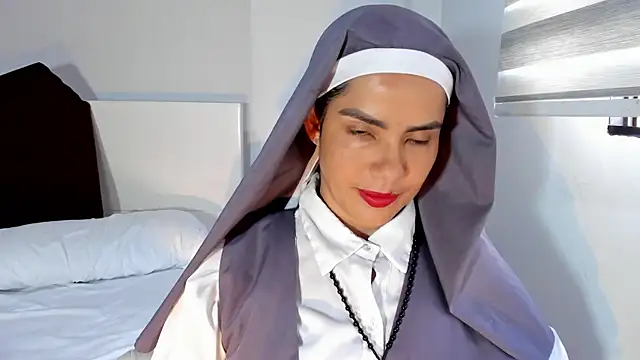 ClaraMariaMon online show from 07/18/26, 06:27