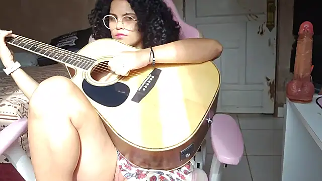 Snapshot of ELIZABETHFX chatting on 03/07/25, 08:00 ELIZABETHFX online show from 03/07/25, 08:00