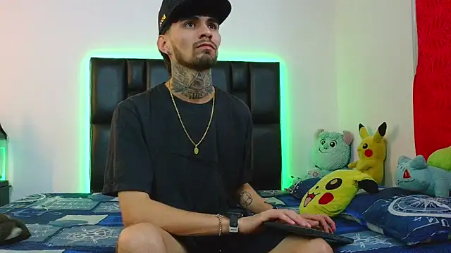 Snapshot of Brutal_Sex_Fucking chatting on 06/05/26, 04:39 Brutal Sex Fucking online show from 06/05/26, 04:39