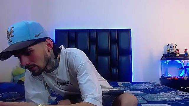 Snapshot of Brutal_Sex_Fucking chatting on 06/17/26, 10:41 Brutal Sex Fucking online show from 06/17/26, 10:41
