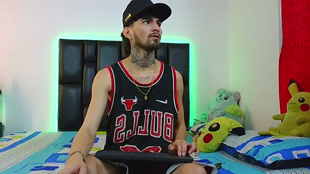 Snapshot of Brutal_Sex_Fucking chatting on 06/10/26, 10:44 Brutal Sex Fucking online show from 06/10/26, 10:44