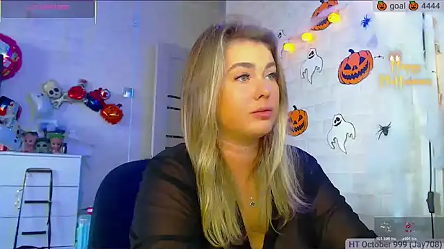 SuchCute online show from 10/19/25, 04:04