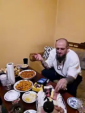 Snapshot of TattooedDick92 chatting on 01/01/25, 02:41 TattooedDick92 online show from 01/01/25, 02:41