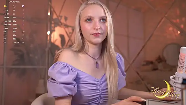 Snapshot of marylunamay chatting on 06/19/26, 05:24 marylunamay online show from 06/19/26, 05:24