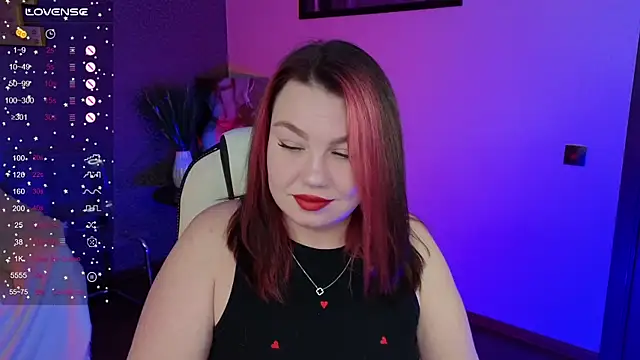 Snapshot of Lilumytrend chatting on 10/05/25, 06:15 Lilumytrend online show from 10/05/25, 06:15