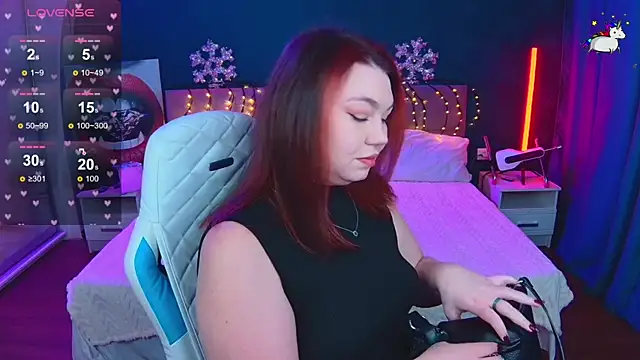 Snapshot of Lilumytrend chatting on 12/18/25, 12:09 Lilumytrend online show from 12/18/25, 12:09