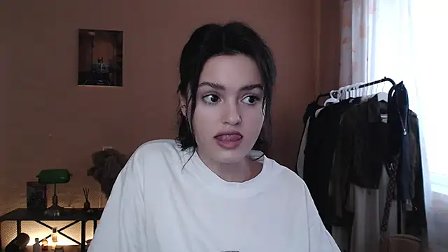 Snapshot of CuteRuby99 chatting on 10/25/25, 10:14 CuteRuby99 online show from 10/25/25, 10:14